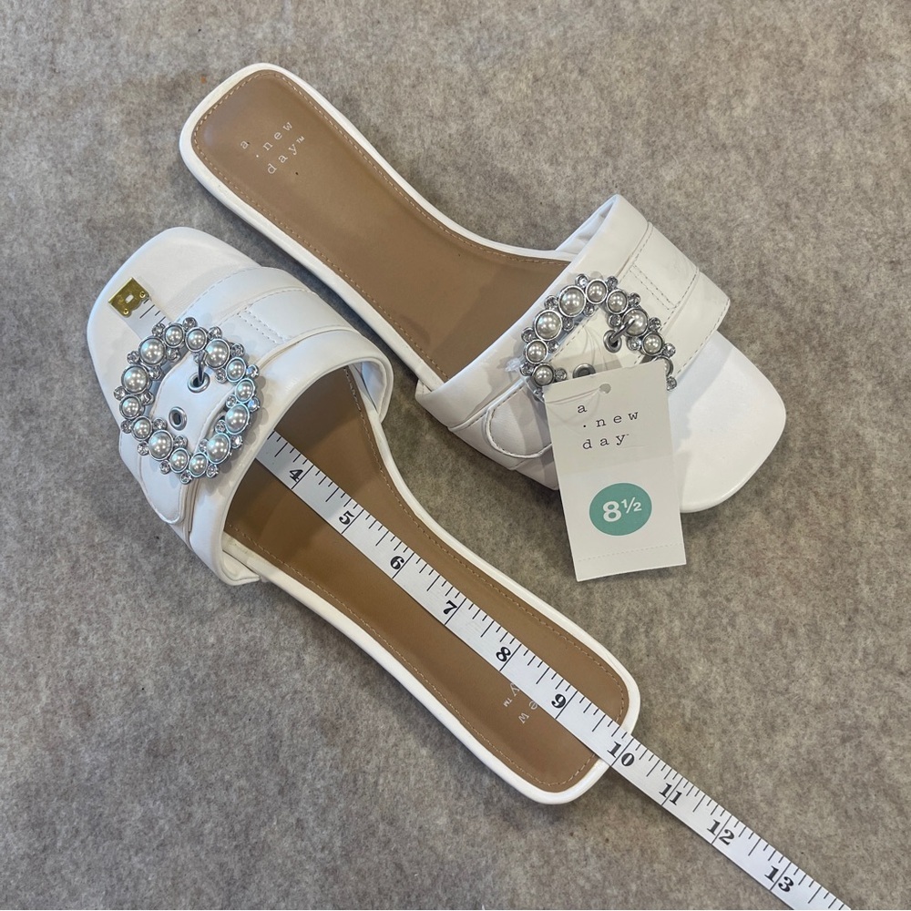 A New Day Kelsey Cream Faux Pearl Buckle slip On Flat Sandals Size 8.5 New - Picture 8 of 8